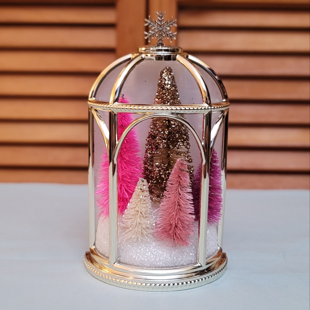 NWT Bath and Body Works Colorful Tree Winter Dome Wallflowers Plug (White Barn)